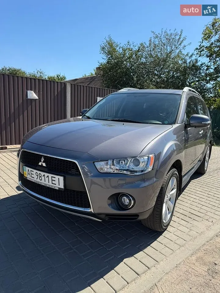 Mitsubishi Outlander 2010 photo 4