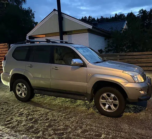 Toyota Land Cruiser 2005 photo 3
