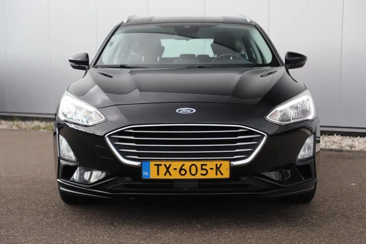 Ford Focus 2018 photo 2