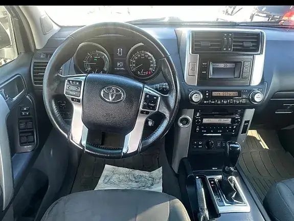 Toyota Land Cruiser 2012 photo 4