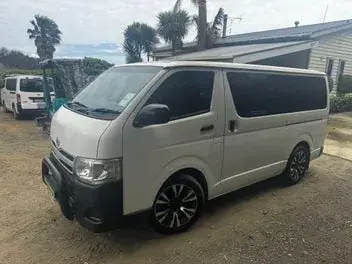 Toyota Hiace 2013 photo 5