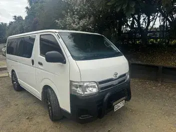 Toyota Hiace 2013 photo 3