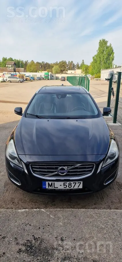 Volvo V60 2011 photo 2
