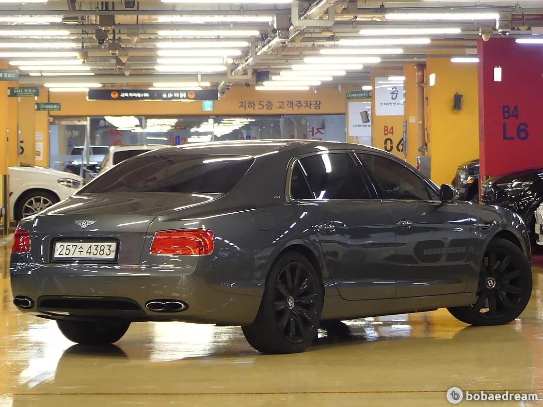 Bentley Flying Spur 2018 photo 3
