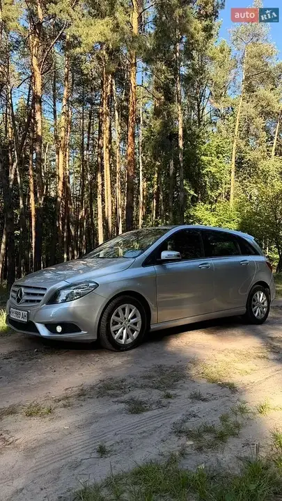 Mercedes-Benz B-Class 2011 photo 3