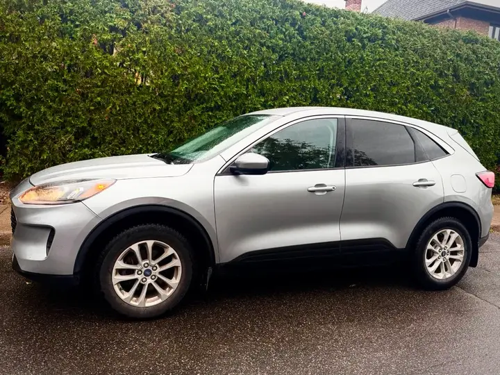 Ford Escape 2021 photo 3