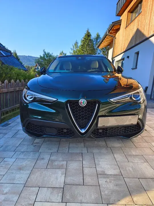 Alfa Romeo Stelvio 2018 photo 2