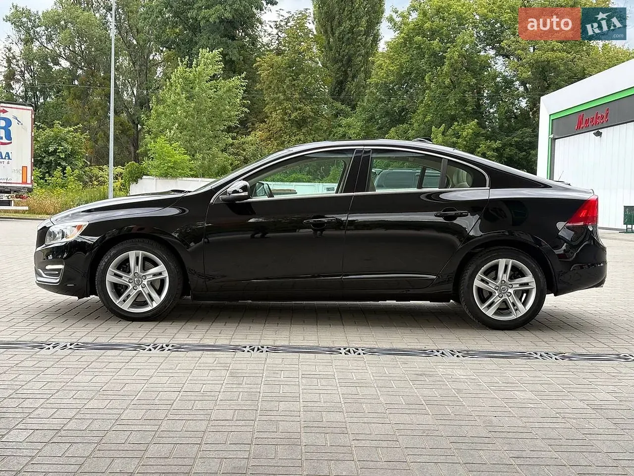 Volvo S60 2014 photo 2