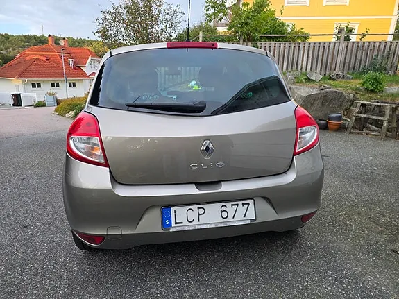 Renault Clio 2011 photo 3