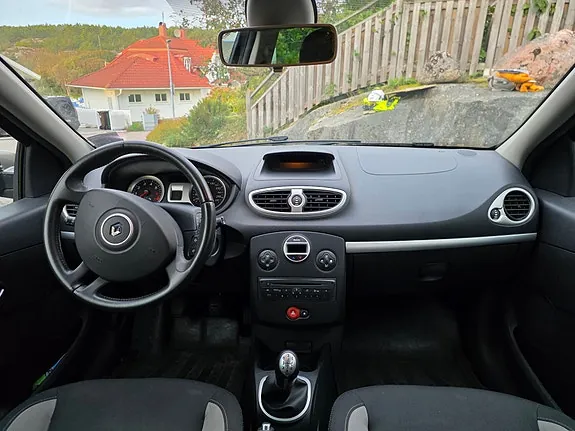 Renault Clio 2011 photo 5