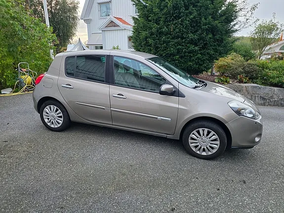 Renault Clio 2011 photo 4