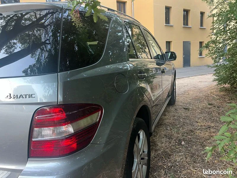 Mercedes-Benz R-Class 2010 photo 4