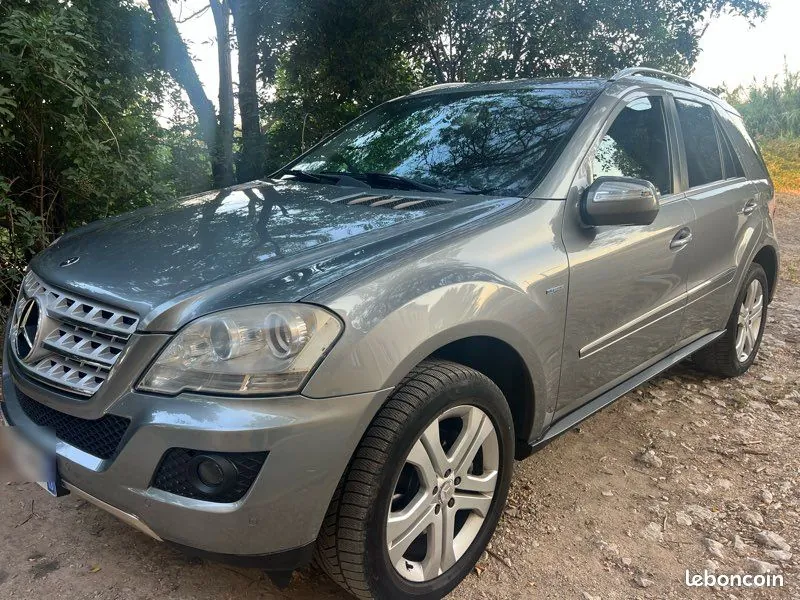 Mercedes-Benz R-Class 2010 photo 2
