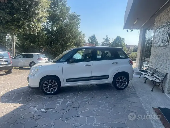 Fiat 500L 2014 photo 2