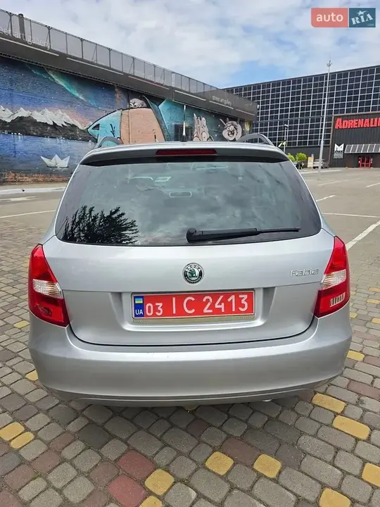 Skoda Fabia 2009 photo 4