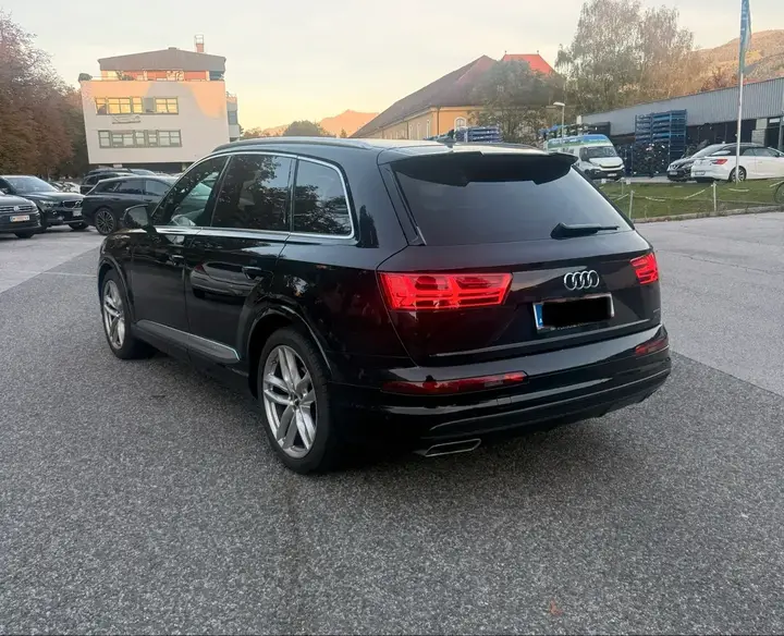 Audi Q7 2019 photo 2