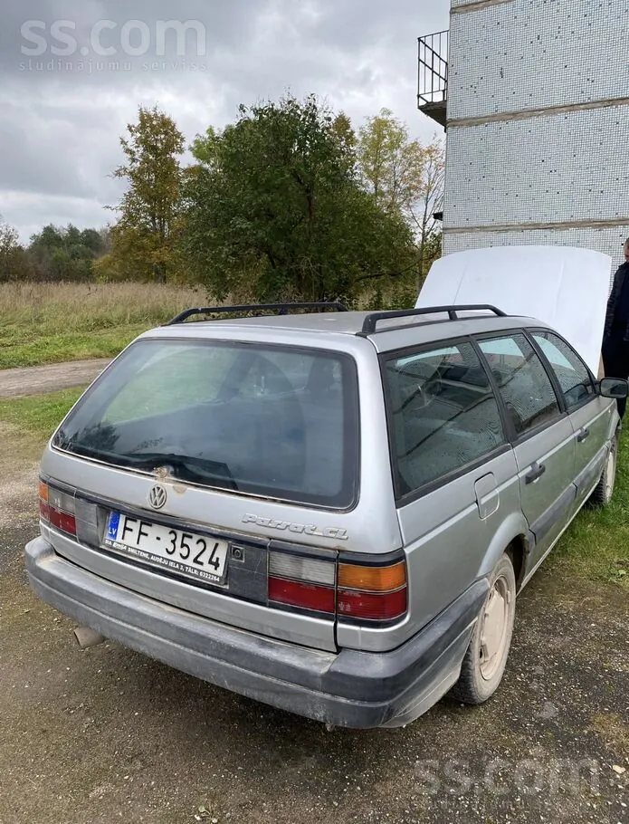 Volkswagen Passat 1990 photo 2