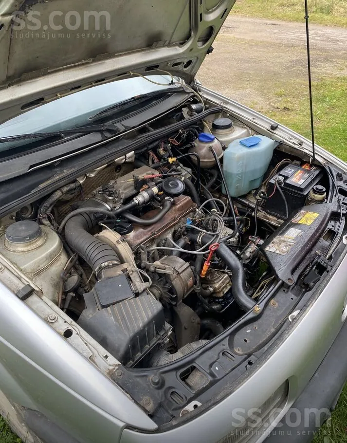 Volkswagen Passat 1990 photo 4