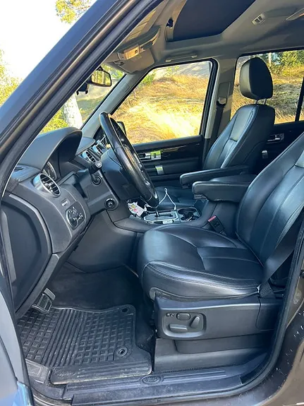 Land Rover Discovery 4 2011 photo 3