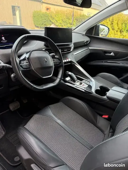Peugeot 5008 2022 photo 3