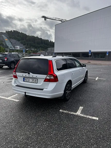 Volvo V70 2010 photo 4