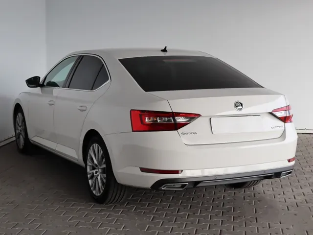 Skoda Superb 2015 photo 3