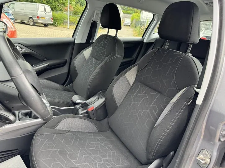Peugeot 2008 2016 photo 3