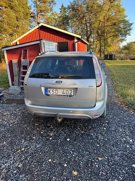 Ford Focus 2010 photo 2