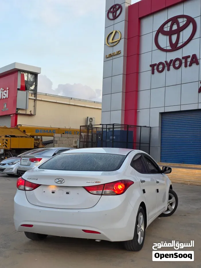 Hyundai Avante 2012 photo 2