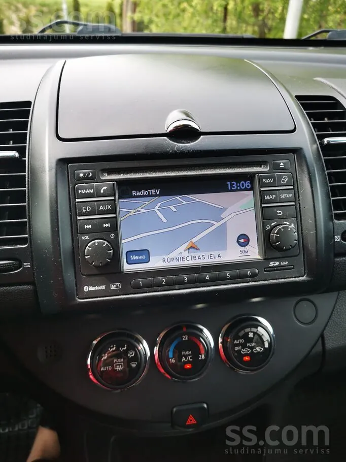 Nissan Note 2009 photo 5