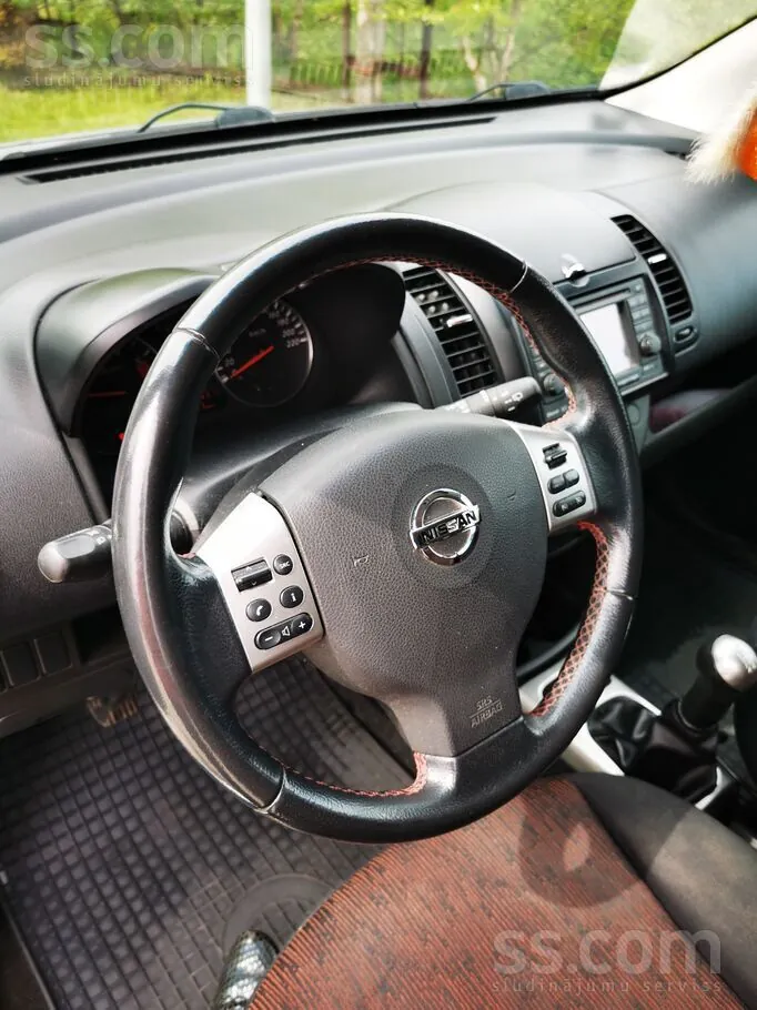 Nissan Note 2009 photo 4