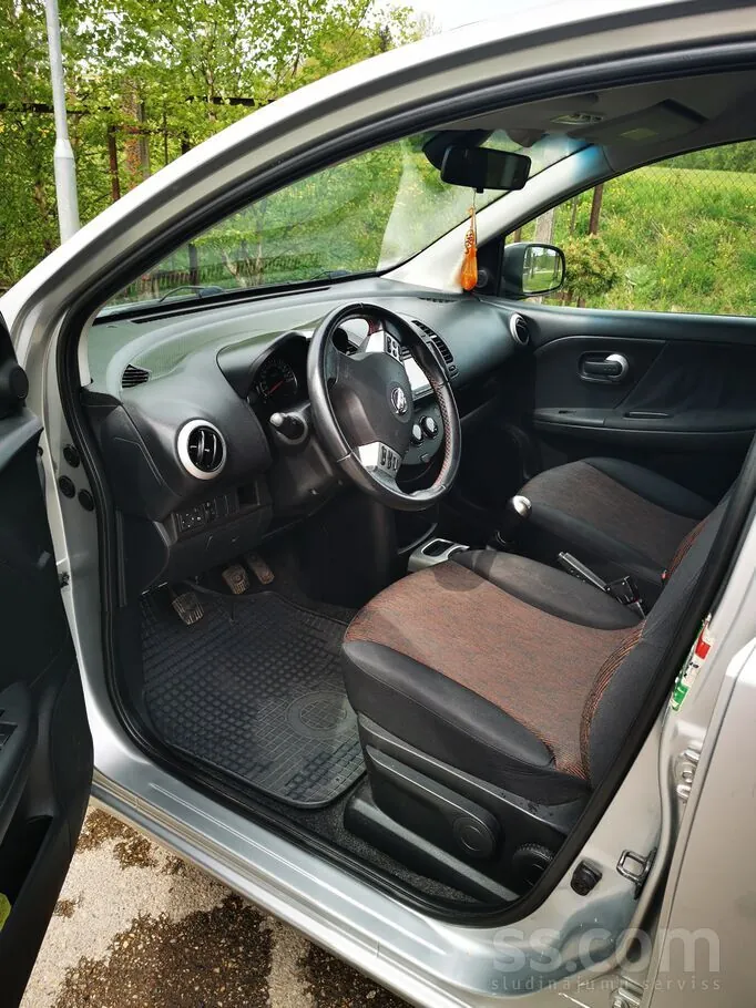 Nissan Note 2009 photo 3