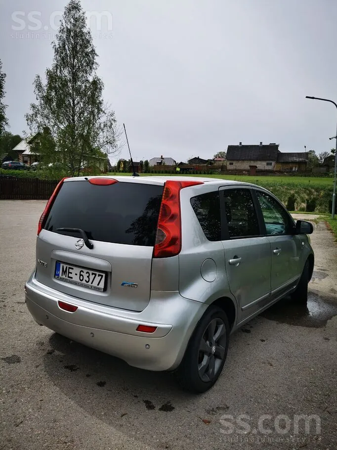 Nissan Note 2009 photo 2
