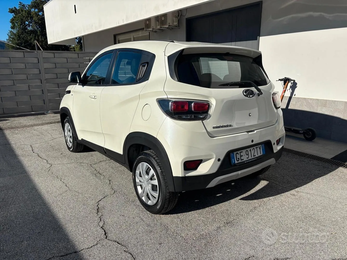 Mahindra Kuv100 2021 photo 3