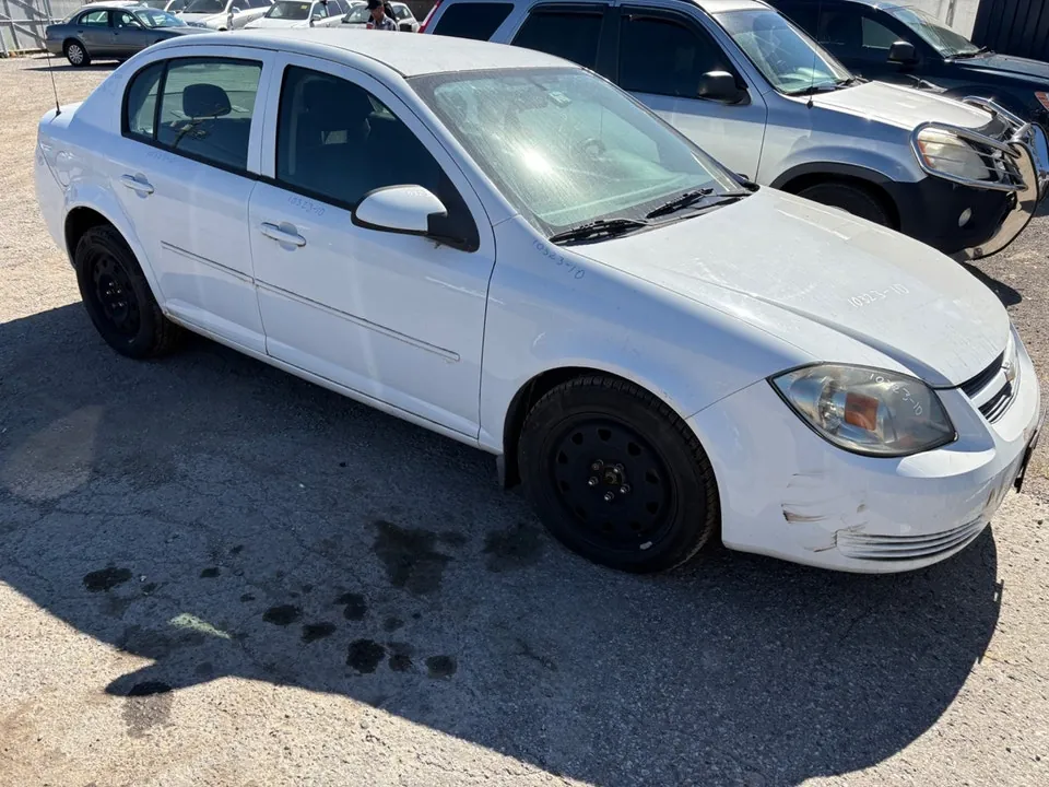 Chevrolet Cobalt 2010 photo 2