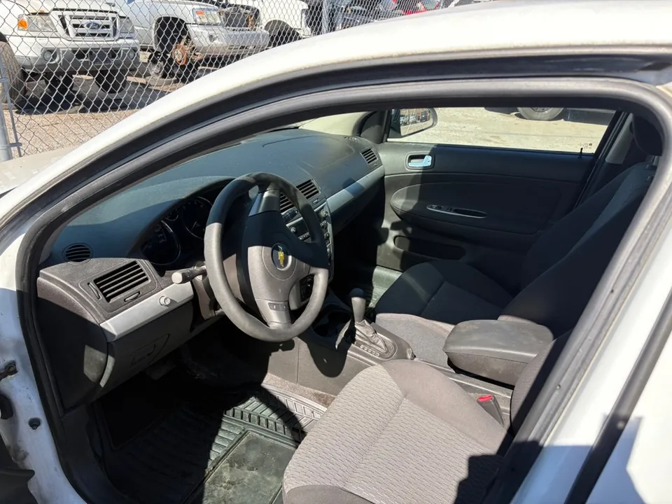 Chevrolet Cobalt 2010 photo 4