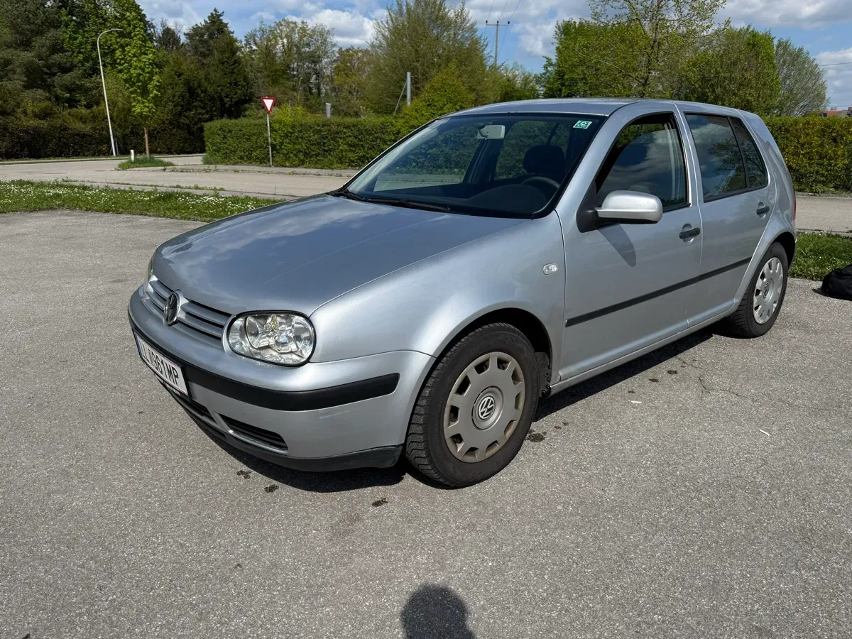 Volkswagen Golf 2002 photo 2