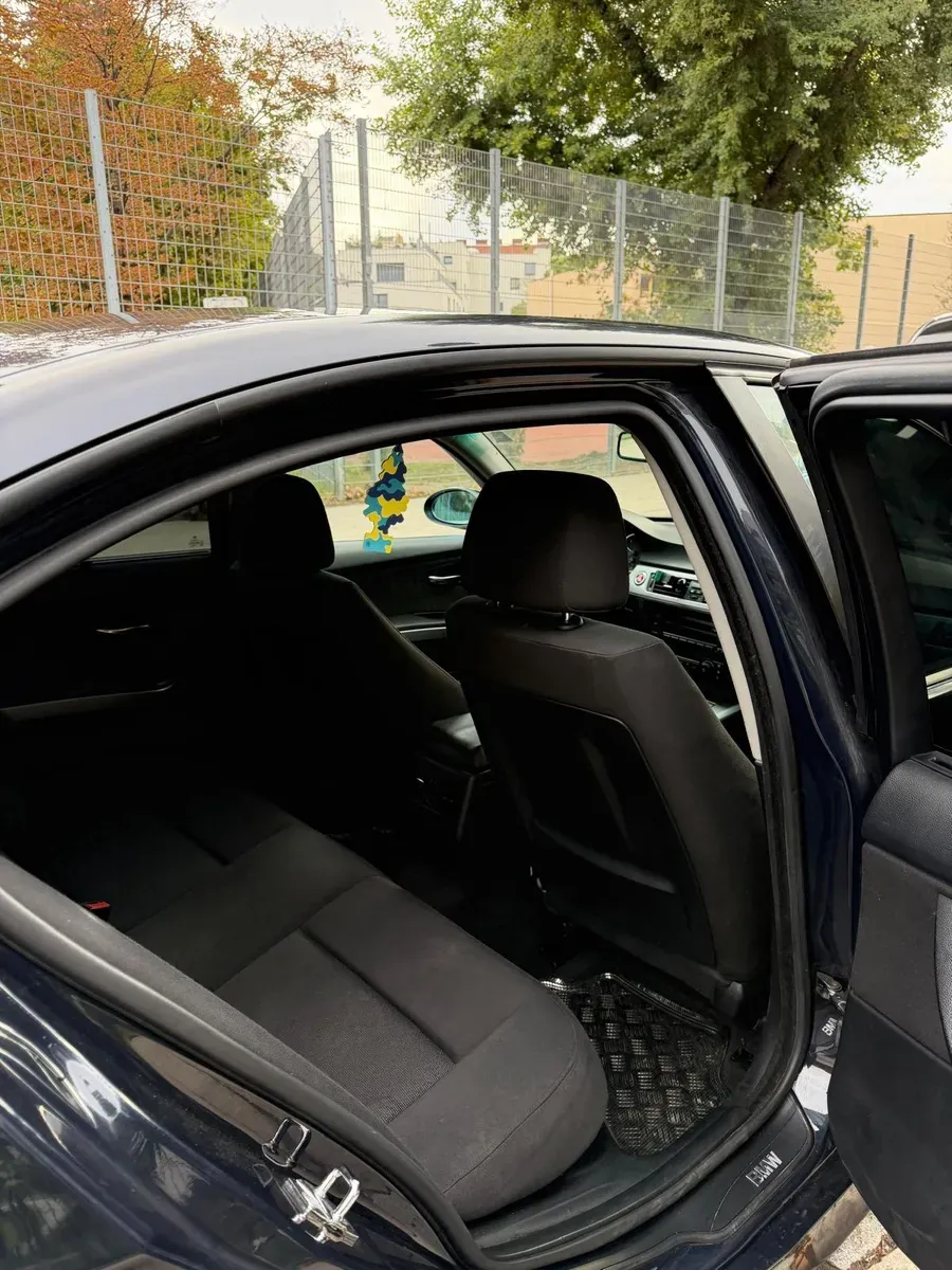 BMW 3 Series 2006 photo 2