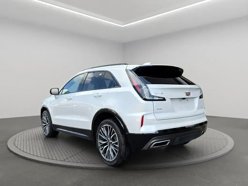 Cadillac Xt4 2025 photo 4