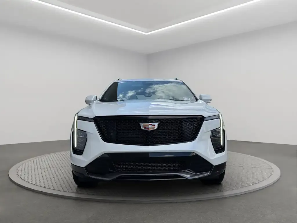 Cadillac Xt4 2025 photo 2