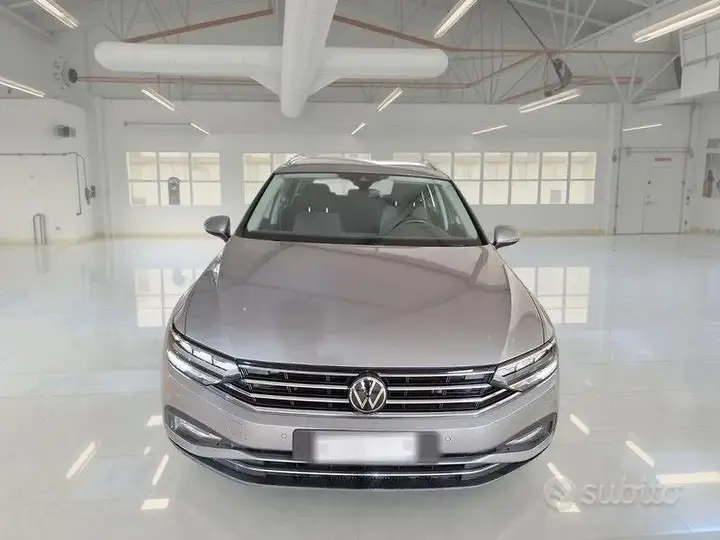 Volkswagen Passat Variant 2023 photo 2