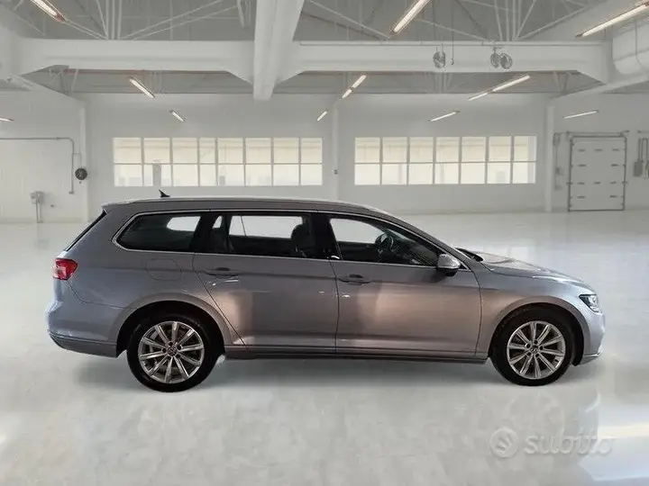 Volkswagen Passat Variant 2023 photo 3