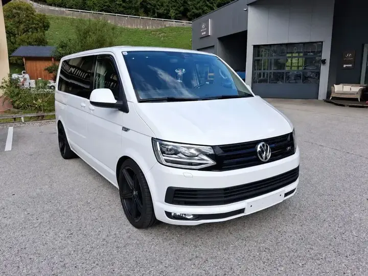 Volkswagen Multivan 2016 photo 2