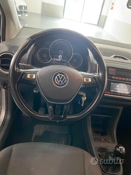 Volkswagen Up 2021 photo 4