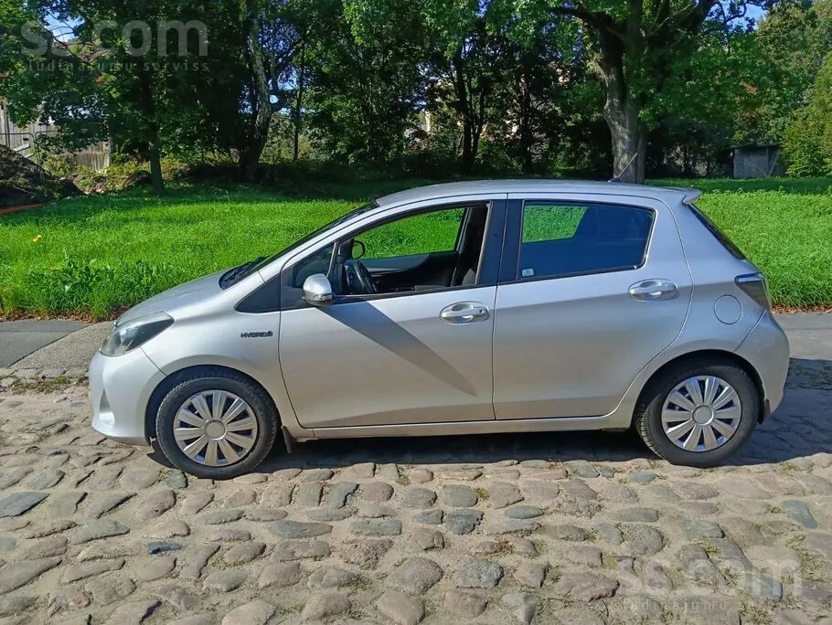 Toyota Yaris 2013 photo 5