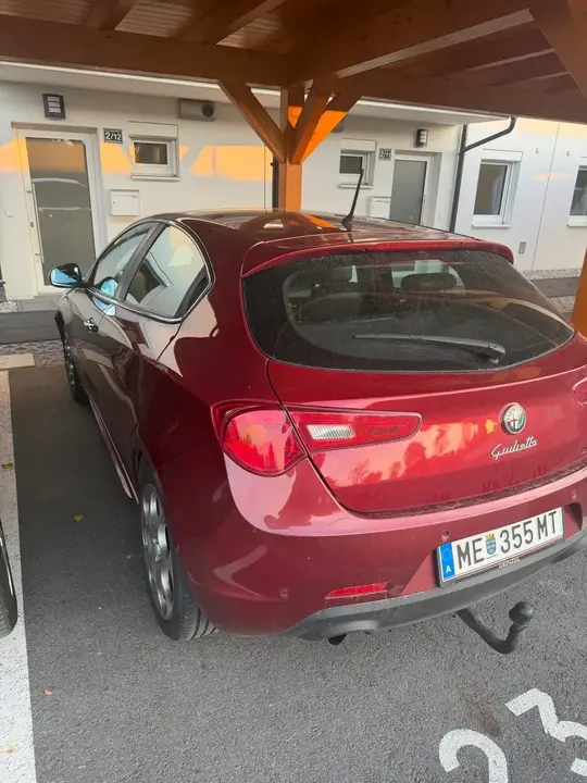 Alfa Romeo Giulietta 2010 photo 2