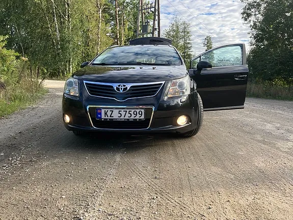 Toyota Avensis 2010 photo 4