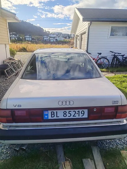 Audi 100 1983 photo 4