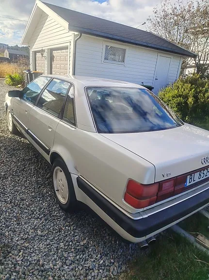 Audi 100 1983 photo 2