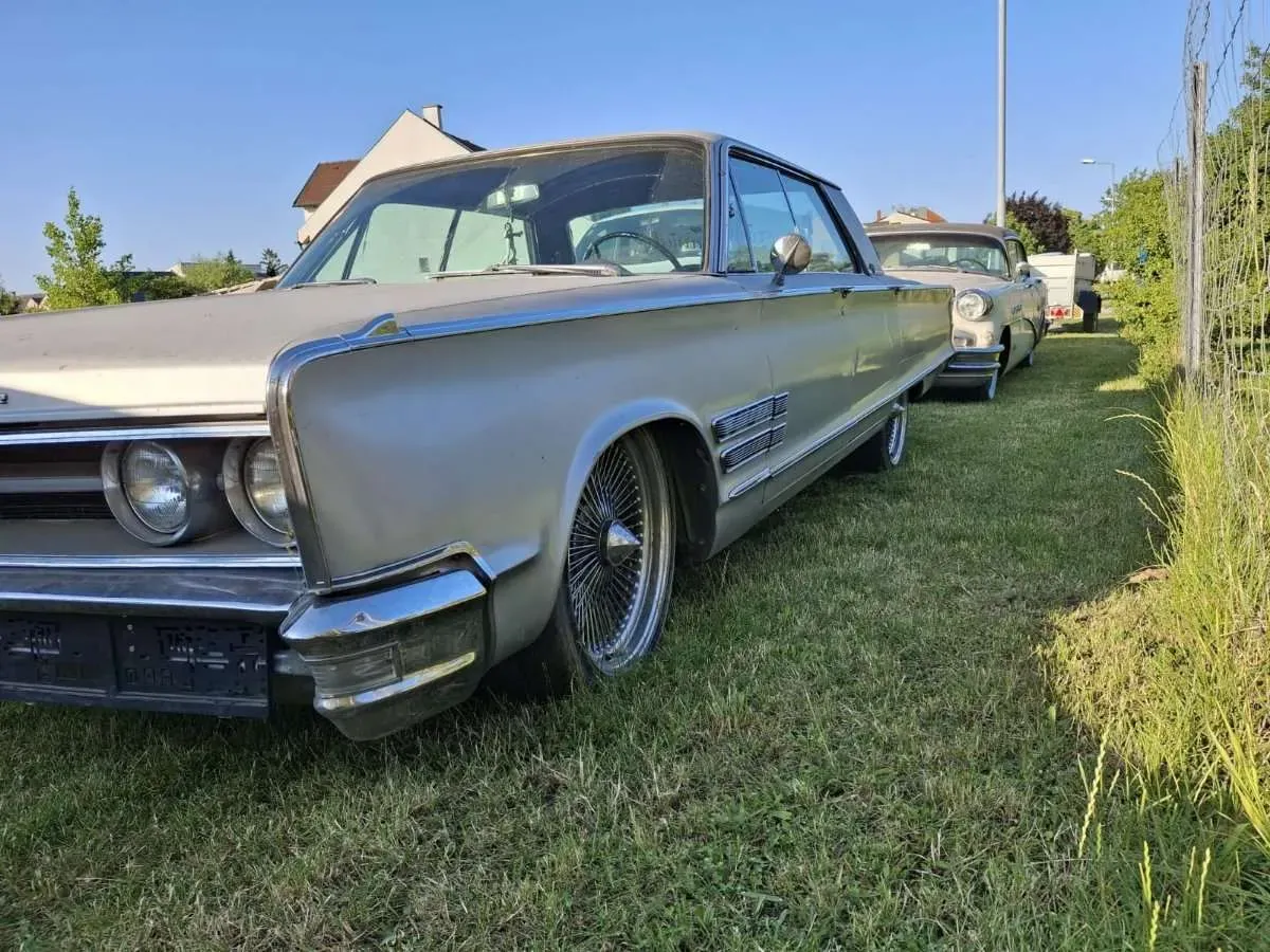 Chrysler 300 Four-Door 1966 photo 3